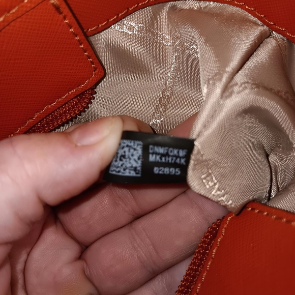 Michael Kors Eva Small Tote NWT - Picture 3 of 7